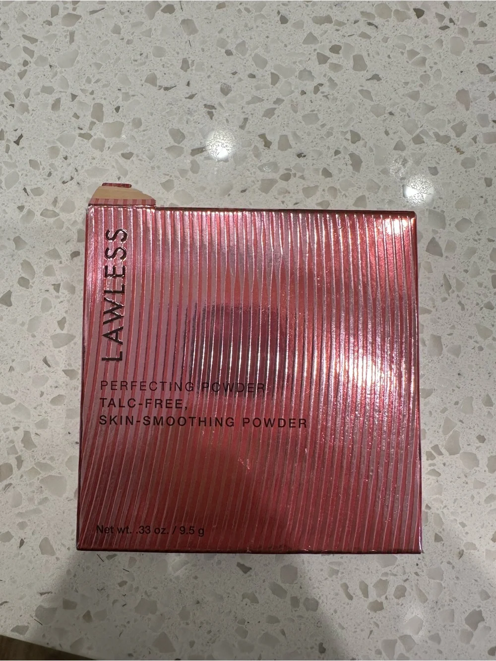 LAWLESS Perfecting Powder - Light Medium - Talc Free